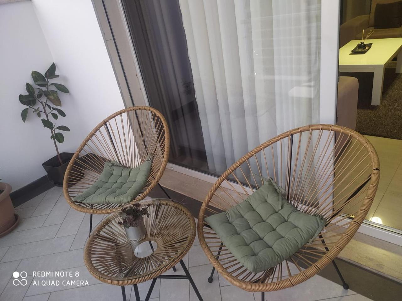 Luxury Condo In Tirana Exterior photo